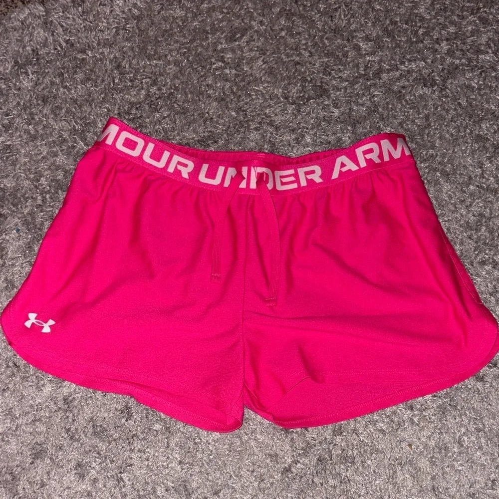 Under Armour Size YXL Bright Pink Athletic Shorts, Will Fit Women’s Small